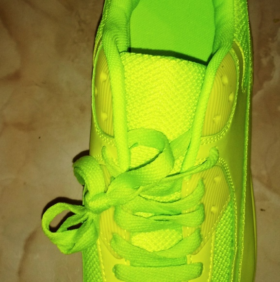 Highlighter shoes - Picture 2 of 3